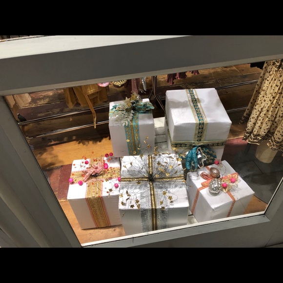 NO FAKES 💯% authentic items - Picture 8 of 15